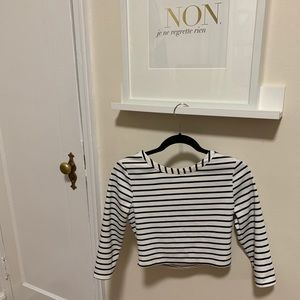 Cropped striped shirt.